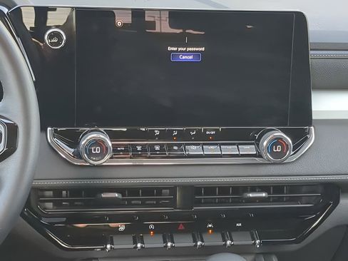 Used 2023 Chevrolet Colorado LT w/ LT Convenience Package image 24