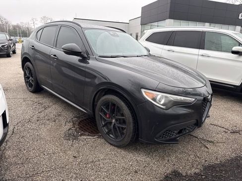 Used 2020 Alfa Romeo Stelvio Ti w/ Nero Edizione AWD/4WD image 4