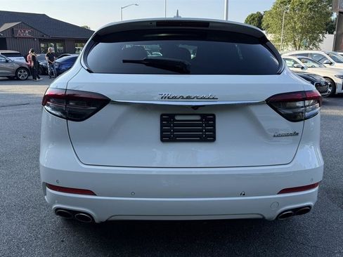 Used 2023 Maserati Levante GT AWD/4WD image 15