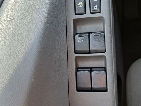 Used 2019 Nissan Frontier SV image 16