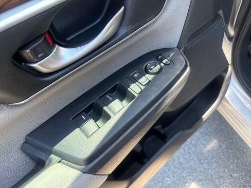 Used 2018 Honda CR-V EX image 10