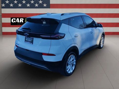 Used 2023 Chevrolet Bolt EUV LT image 4
