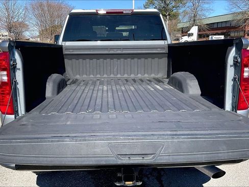 Used 2024 Chevrolet Silverado 2500 Custom w/ Custom Value Package image 18