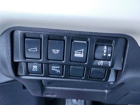 Used 2022 Subaru Ascent Touring image 26