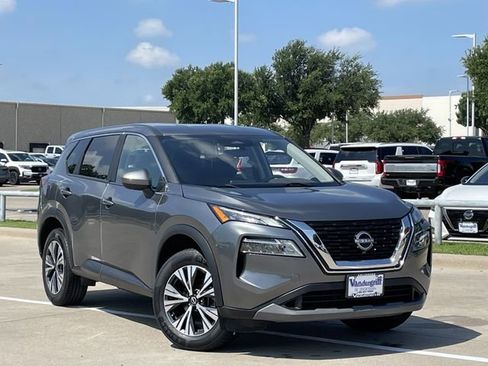 Used 2023 Nissan Rogue SV FWD image 2