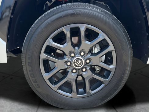 Used 2023 Toyota Tundra Platinum AWD/4WD image 25