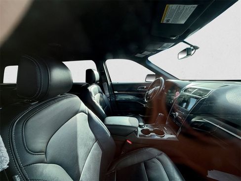 Used 2017 Ford Explorer Limited image 10