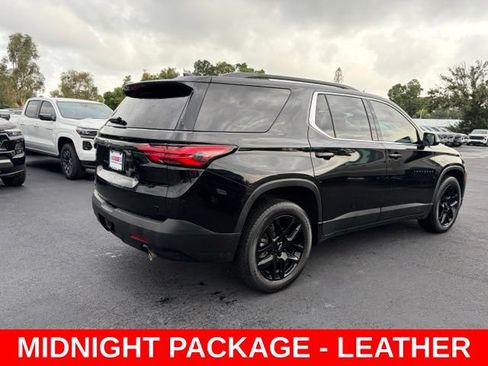 Used 2022 Chevrolet Traverse LT w/ LPO, Blackout Package FWD image 6