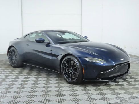 Used 2020 Aston Martin V8 Vantage Coupe image 3