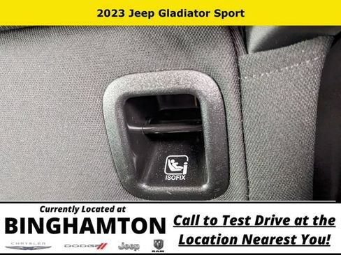 Used 2023 Jeep Gladiator Sport AWD/4WD image 13