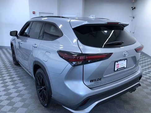 Certified 2025 Toyota Highlander XSE AWD/4WD image 12