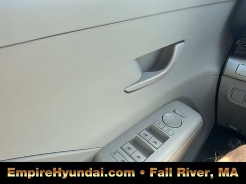 Used 2024 Hyundai Kona SEL image 31