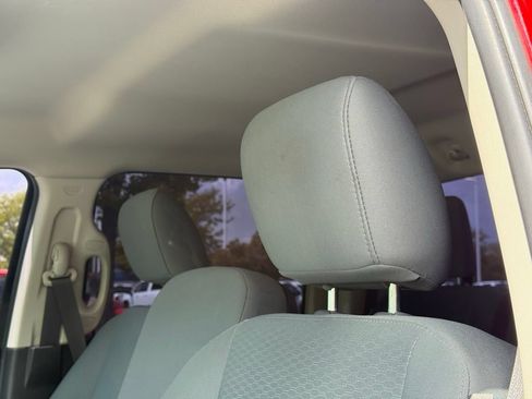 Used 2018 RAM 2500 Tradesman w/ Chrome Appearance Group AWD/4WD image 12