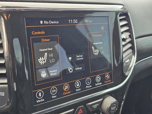 Used 2022 Jeep Grand Cherokee Limited image 8