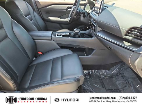 Used 2023 Nissan Rogue SV w/ SV Premium B Package AWD/4WD image 21
