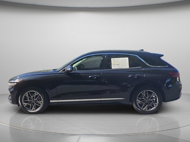 Used 2024 Genesis GV70 2.5T w/ Advanced Package AWD/4WD image 3