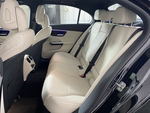 Used 2025 Mercedes-Benz C 300 4MATIC Sedan image 13