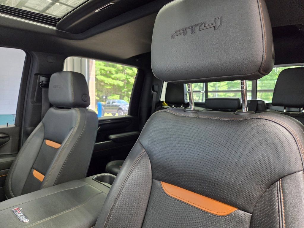 Used 2024 GMC Sierra 2500 AT4 w/ Technology Package AWD/4WD image 29