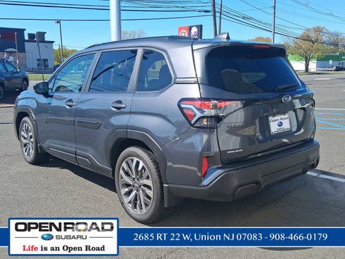 Used 2025 Subaru Forester Touring AWD/4WD image 5