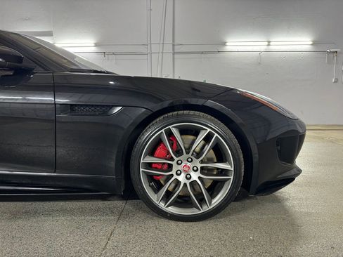 Used 2017 Jaguar F-TYPE R image 4