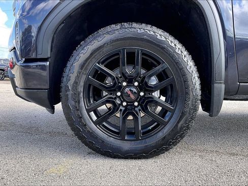 Used 2025 GMC Sierra 1500 Elevation image 35