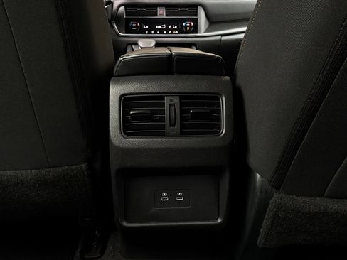 Used 2025 Nissan Rogue SV FWD image 13