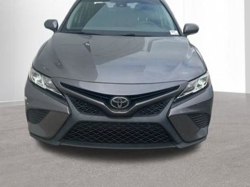 Used 2018 Toyota Camry SE w/ Convenience Package FWD image 15