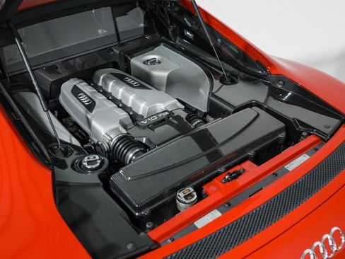 Used 2012 Audi R8 V10 image 38