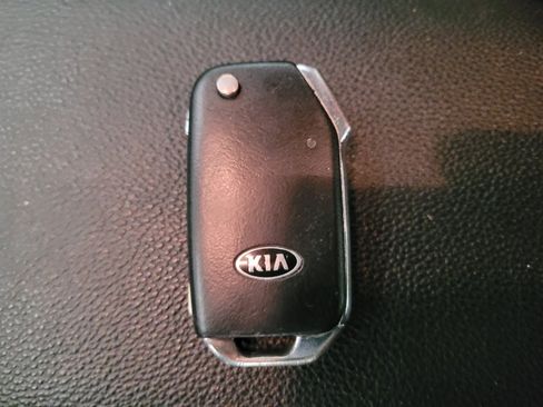 Used 2019 Kia Forte LXS FWD image 32