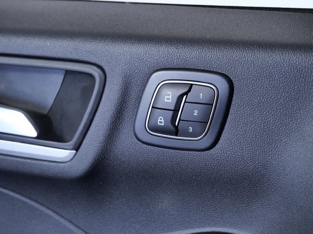 Certified 2025 Ford Escape Platinum AWD/4WD image 28