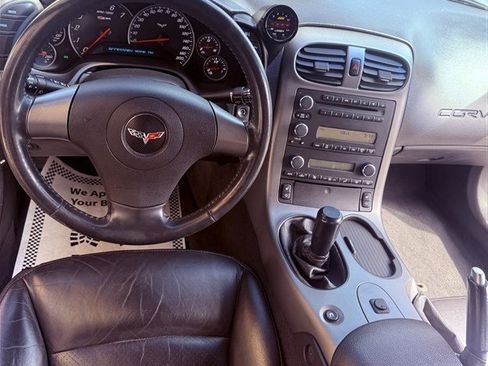 Used 2006 Chevrolet Corvette Z06 w/ Preferred Equipment Group RWD image 12
