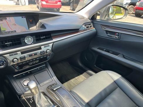 Used 2016 Lexus ES 300h w/ Navigation System Package FWD image 6