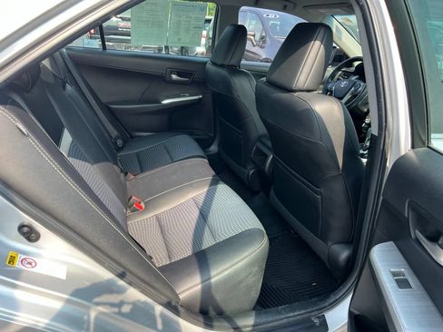 Used 2014 Toyota Camry SE FWD image 22
