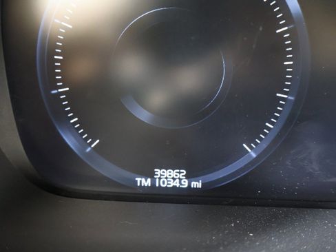 Used 2019 Volvo S60 T5 R-Design image 39