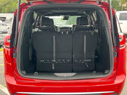 New 2027 Chrysler Pacifica Touring Plus FWD image 27