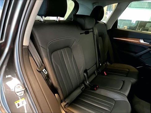 Certified 2023 Audi Q5 2.0T Premium w/ Convenience Package image 19