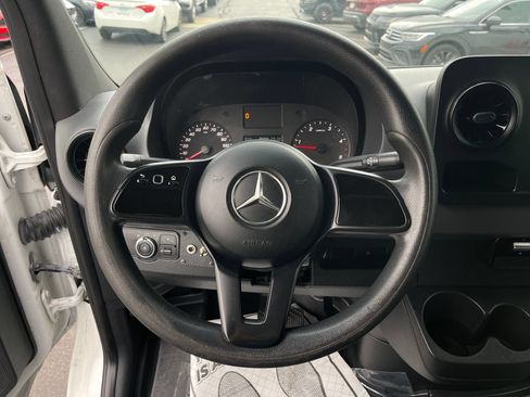 Used 2019 Mercedes-Benz Sprinter 170 Cargo image 19