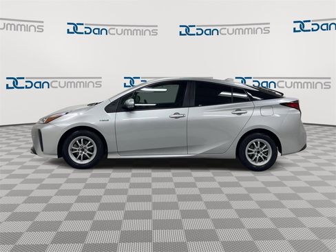 Used 2022 Toyota Prius LE image 5
