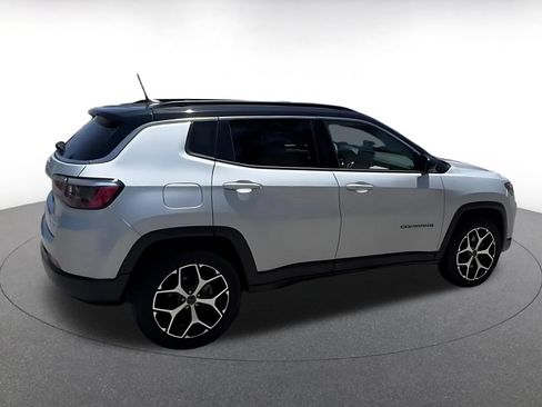 Used 2025 Jeep Compass Limited AWD/4WD image 9