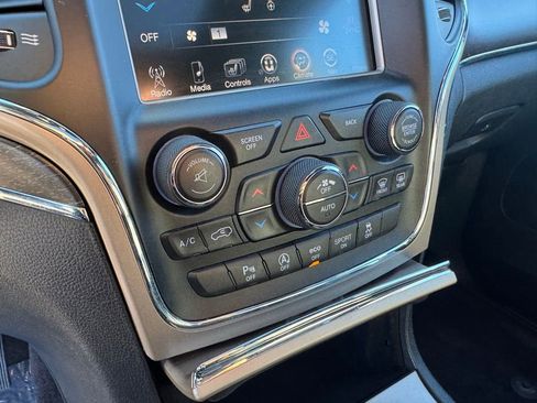 Used 2016 Jeep Grand Cherokee Limited image 26