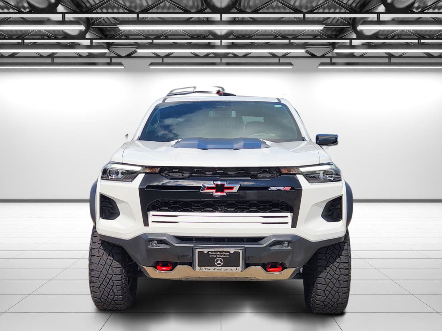 Used 2025 Chevrolet Colorado ZR2 w/ Technology Package AWD/4WD image 4