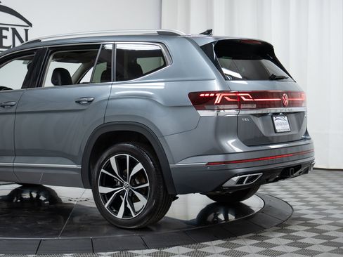 Used 2024 Volkswagen Atlas SEL Premium R-Line AWD/4WD image 30
