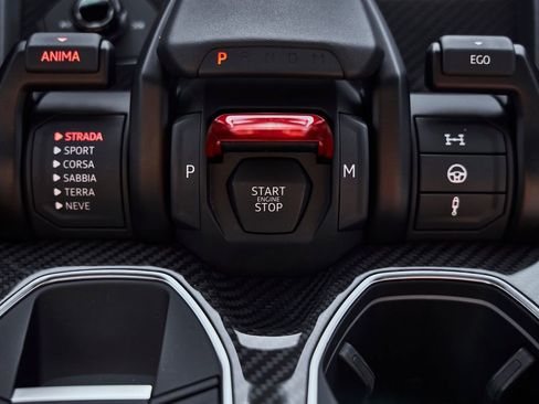 Used 2024 Lamborghini Urus S AWD/4WD image 71