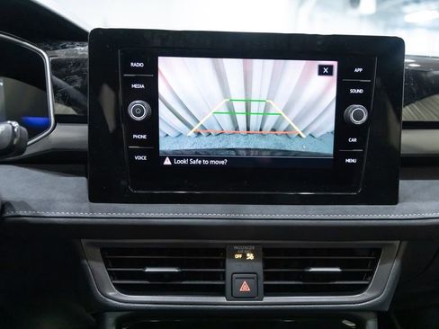 New 2026 Volkswagen Taos SE FWD image 24