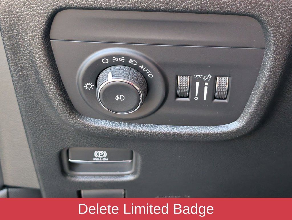 Used 2026 Jeep Grand Cherokee L Limited w/ Limited Altitude Package RWD image 15
