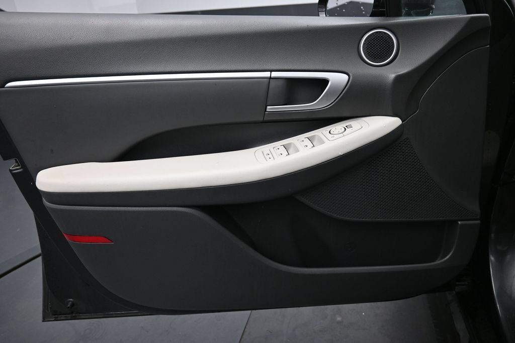 Certified 2025 Hyundai Sonata SEL FWD image 23