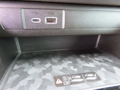 Used 2023 Chevrolet Colorado ZR2 w/ ZR2 Convenience Package III AWD/4WD image 10