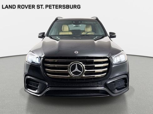 Used 2024 Mercedes-Benz GLS 580 4MATIC image 2
