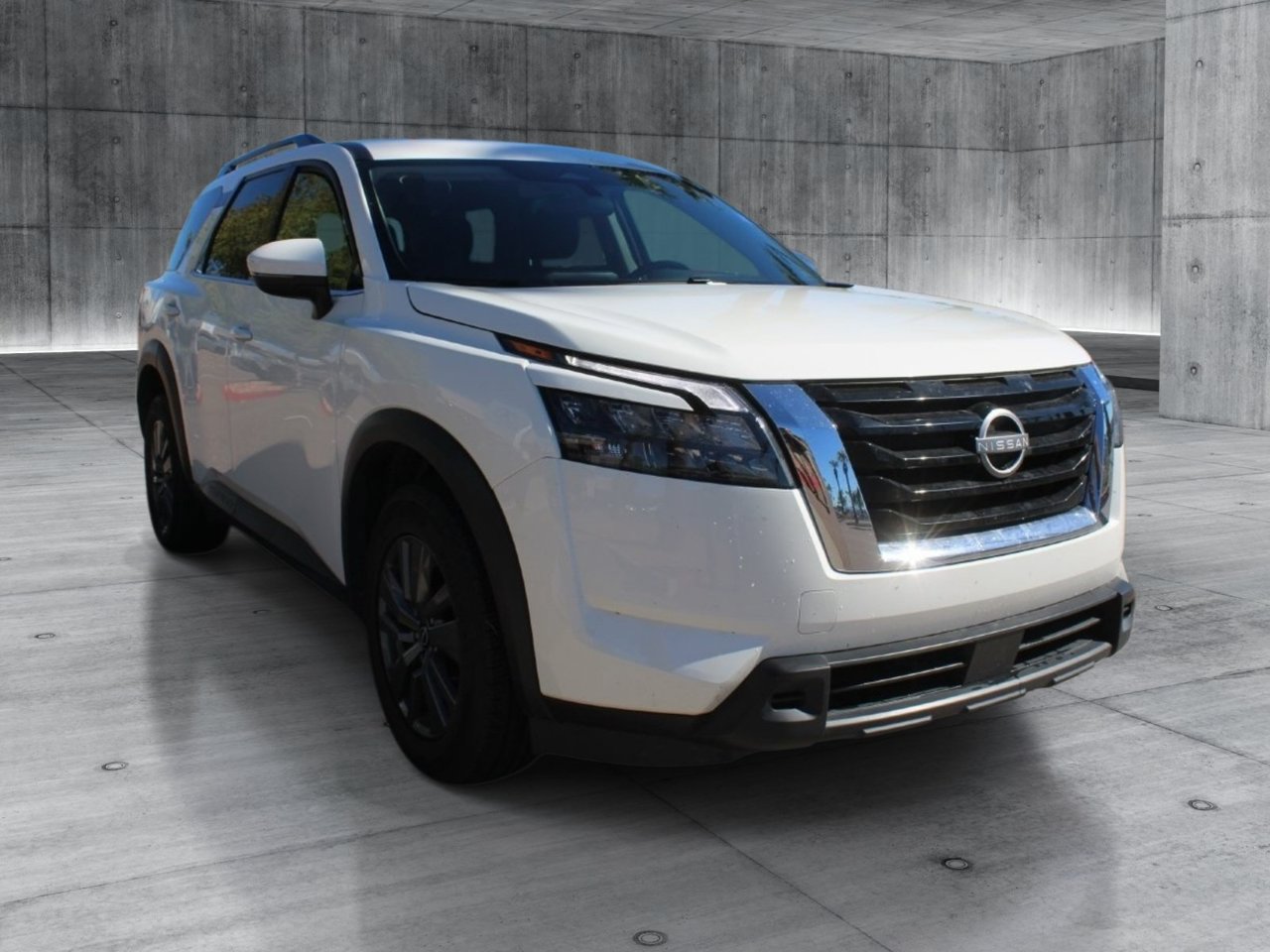 Used 2024 Nissan Pathfinder SV FWD image 10