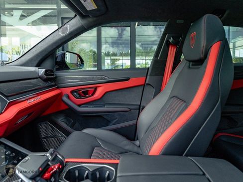 Used 2026 Lamborghini Urus SE AWD/4WD image 19
